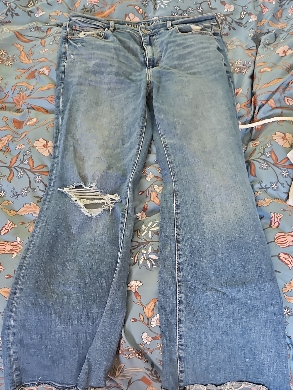 Women’s Blue Distressed Straight-Leg Jeans